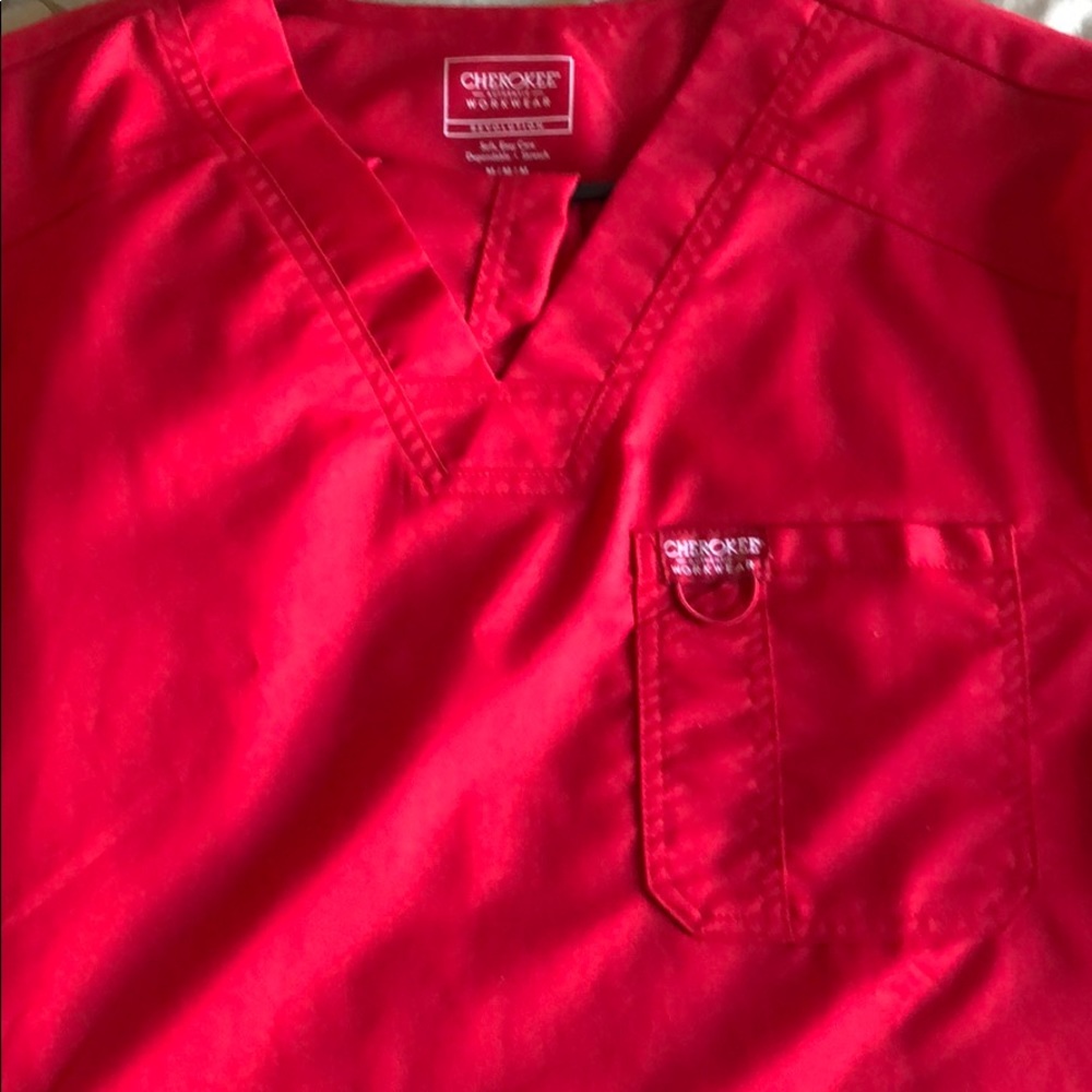 Cherokee Men’s Scrubs - Medium Red